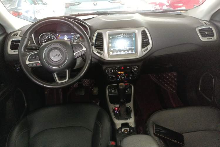 Used Jeep Compass 2017 200T Automatic Family Edition
