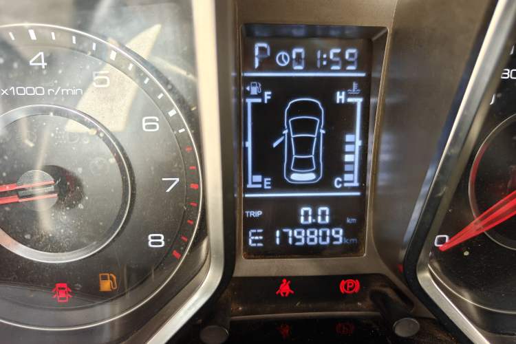 Used Zotye Domy X5 2017 Upgraded Model 1.5T CVT Governor Edition Odometer Close Up