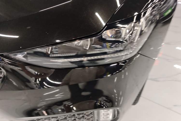 Used Wey VV6 2020 2.0T Two-Wheel Drive Smart Enjoyment+ Left Front Headlight