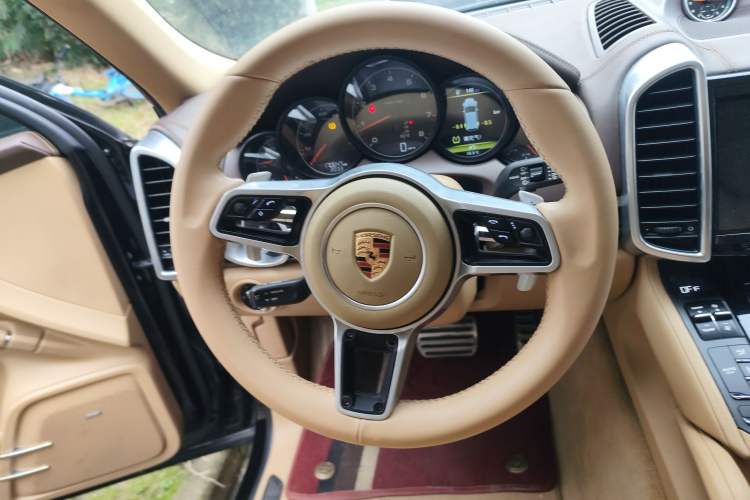 Used Porsche Cayenne 2014 Cayenne Platinum Edition 3.0T