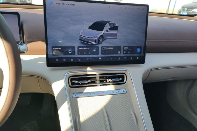 Used Chery Fulwin A9L 2025 Model, 260 Ultra-Long Range Prestige Edition Audio And AC Panel