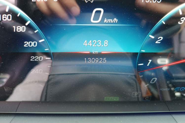 Used Mercedes-Benz GLS 2020 GLS 450 4MATIC Dynamic Edition Odometer Close Up