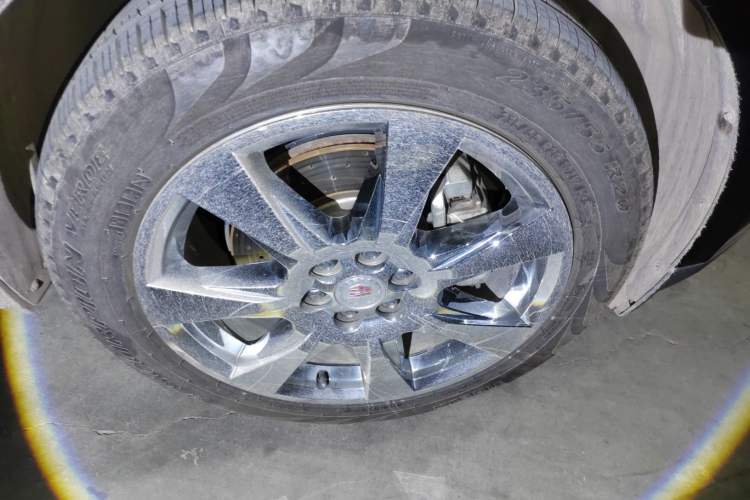 Used Cadillac SRX 2011 3.0L Flagship Edition Right Front Wheel Hub