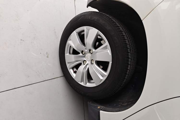 Used Peugeot 2008 2014 1.6L Automatic Fashion Edition
