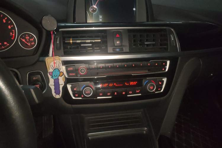 Used BMW 3 Series 2017 320Li Fashion Model