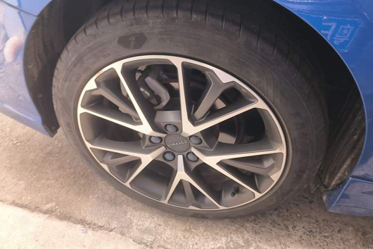 Used Lynk & Co 03 2020 1.5TD DCT JingPro Edition Right Rear Wheel Hub