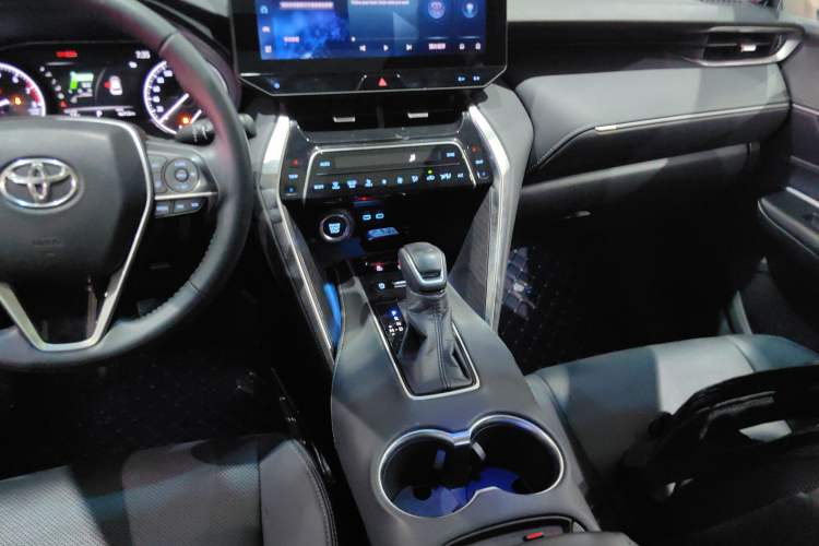 Used Toyota Harrier 2022 2.0L CVT Two-Wheel Drive Deluxe Edition
