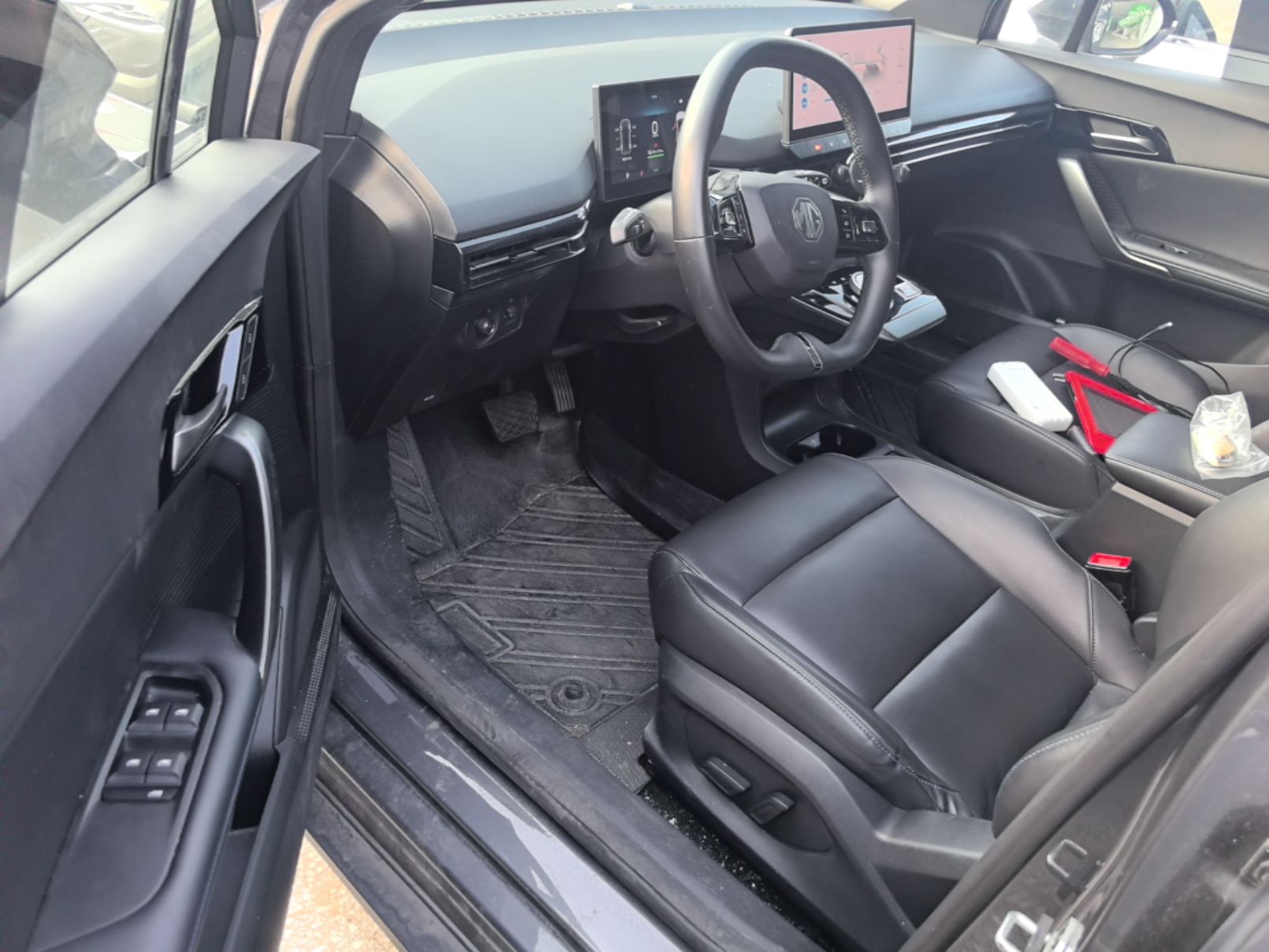 MG 4 EV 2023 415 km Range Sea-Champion Executive Edition — снимка 18