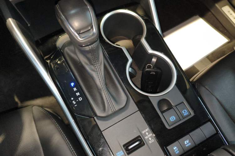 Used Toyota Highlander 2022 Dual-Engine 2.5L Two-Wheel Drive Prestige Edition 7-Seater Gear Lever