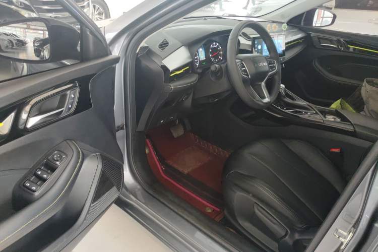 Used Roewe i5 2021 1.5L CVT Platinum Edition