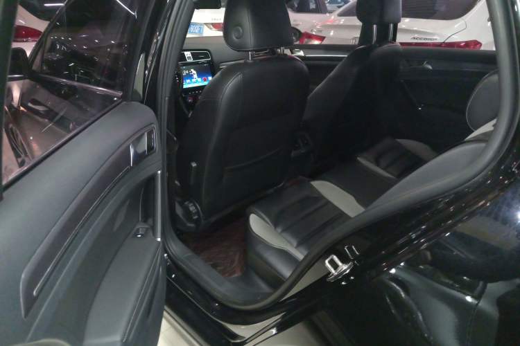 Used Volkswagen Golf 2016 1.4TSI Automatic R-Line