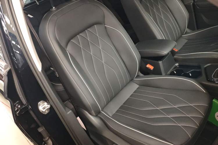 Used Volkswagen Tiguan L 2022 330TSI Automatic Two-Wheel Drive Smart Edition Right Front Seat