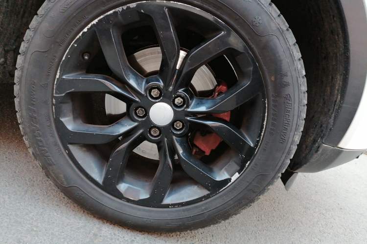 Used Land Rover Discovery Sport 2016 2.0T HSE Right Front Wheel Hub