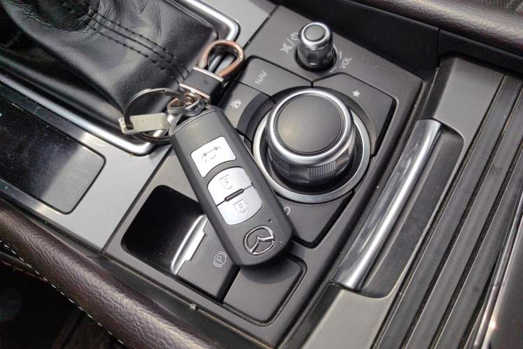 Used Mazda Atenza 2018 2.0L Blue Sky Luxury Edition China V Standard Vehicle Key