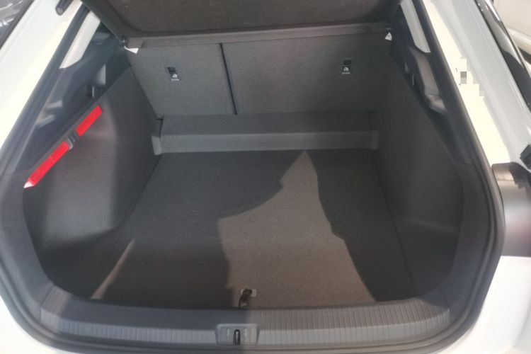 Used Volkswagen ID.7 VIZZION 2024 PRO Model Trunk