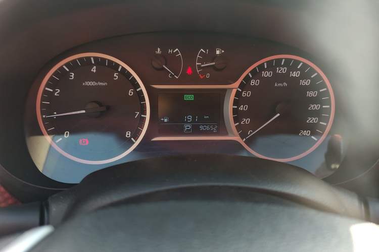 Used Nissan Lannia 2016 1.6L CVT Smart Cool Edition Odometer Close Up