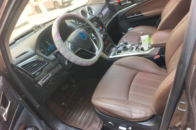 Used BYD Tang New Energy 2017 2.0T All-Wheel Drive Hyatt Model