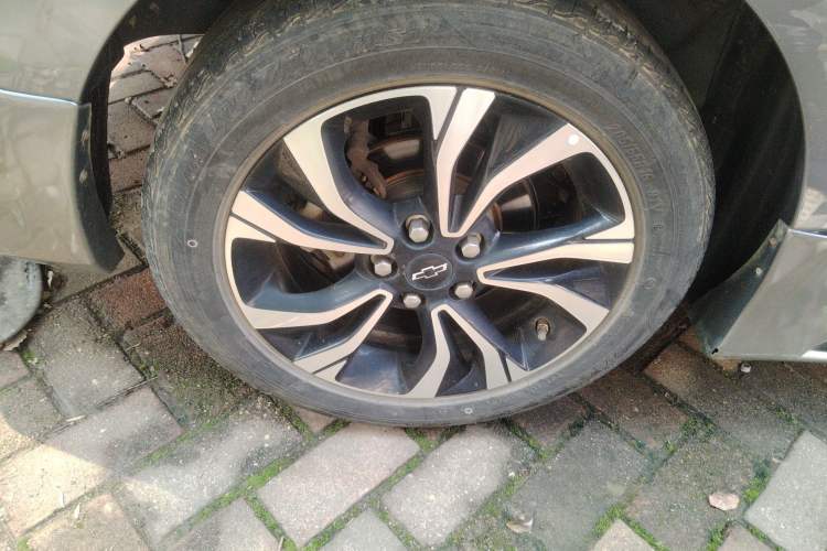 Used Chevrolet Monza 2020 Light Hybrid RS 330T Automatic Thrill Edition Right Rear Wheel Hub