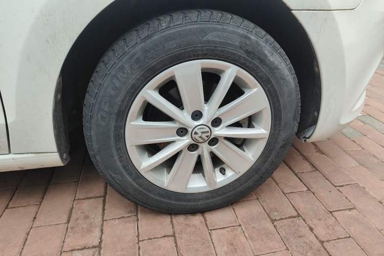 Used Volkswagen Jetta 2015 1.6L Manual Fashion Edition