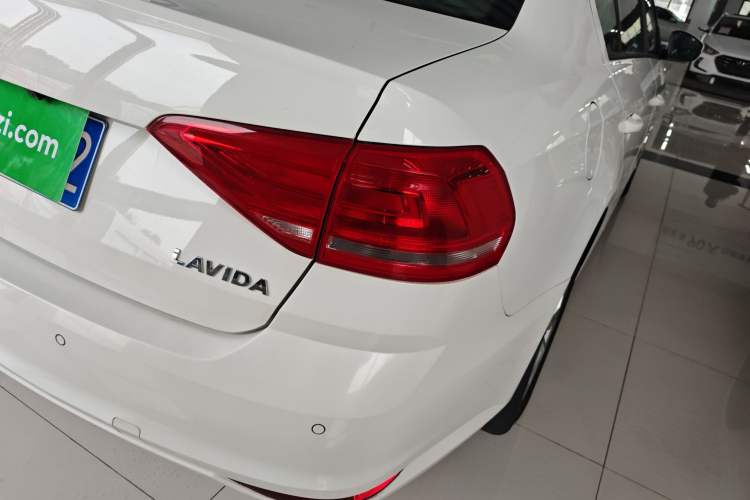 Used Volkswagen Lavida 2017 1.6L Automatic Fashion Edition
