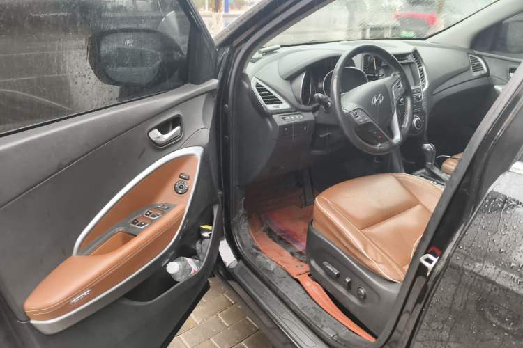 Used Hyundai Santa Fe 2017 2.0T Automatic All-Wheel Drive Smart 7-Seater