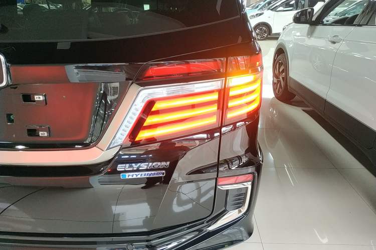 Used Honda Elysion 2019 2.0L Hybrid Supreme Edition