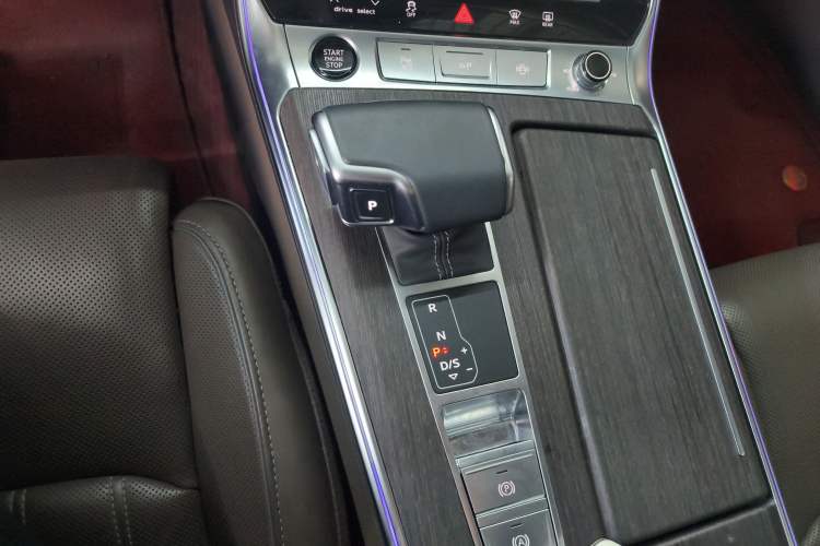 Used Audi A7L 2022 55 TFSI quattro S-line Zhiyuan Crystal Flow Package