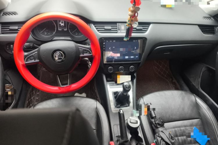 Used Skoda Octavia 2017 1.6L Manual Smart Drive Edition Center Console