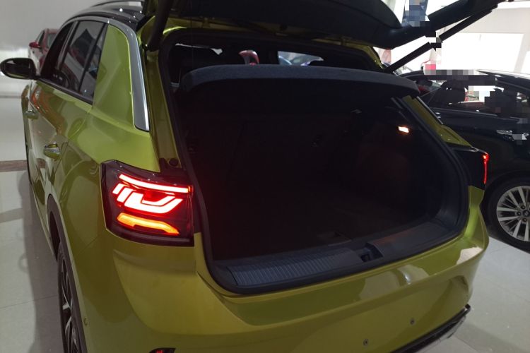 Used Volkswagen T-ROC 2023 300TSI DSG Two-Wheel Drive Starlight Edition Trunk