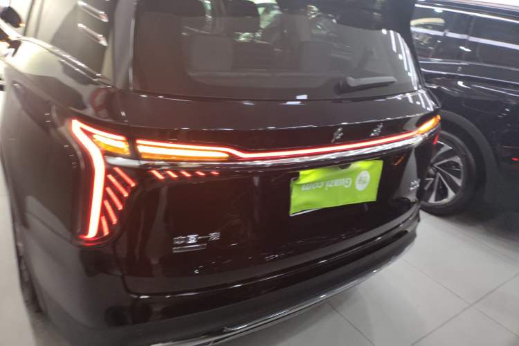 Used Hongqi HS7 PHEV 2024 2.0T PHEV Four-Wheel Drive Flagship Edition 6 Seats
