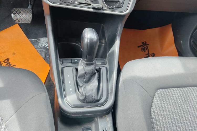 Used Volkswagen Santana 2021 1.5L Automatic Fashion Edition Gear Lever