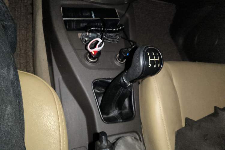 Used Wuling Hongguang 2014 1.2L Standard Model China IV