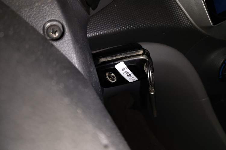 Used Hyundai Verna (older generation) 2014 1.4L Manual Smart GLS Trim Vehicle Key