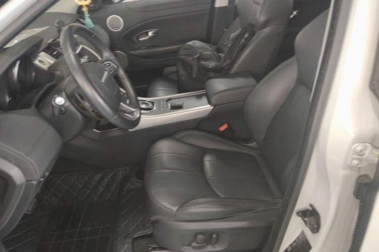 Used Land Rover Range Evoque 2018 240 PS SE Smart Brilliance Edition Left Front Seat