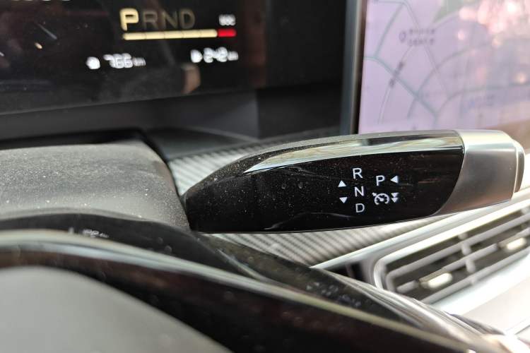 Used NETA L 2024 Extended-Range 310 Flash-Charge Red Edition
