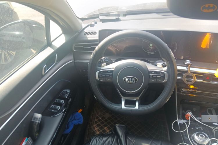 Used Kia K5 2020 270T CVVD Luxury Tech Edition Steering Wheel