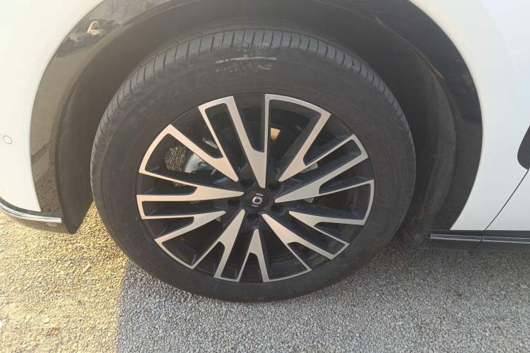 Used CHANGAN NEVO Q07 2025 215 Prestige Edition Left Front Wheel Hub