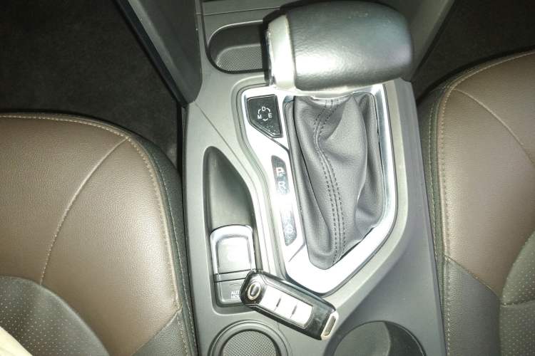 Used GAC Trumpchi GS4 2017 235T G-DCT Two-Wheel Drive Luxury Edition Gear Lever