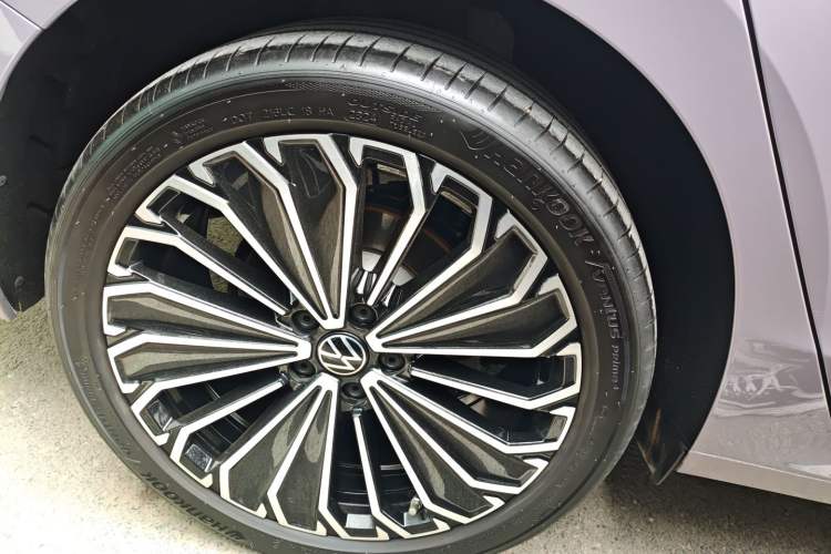 Used Volkswagen Passat 2025 Pro 380TSI Dragon Supreme Edition
