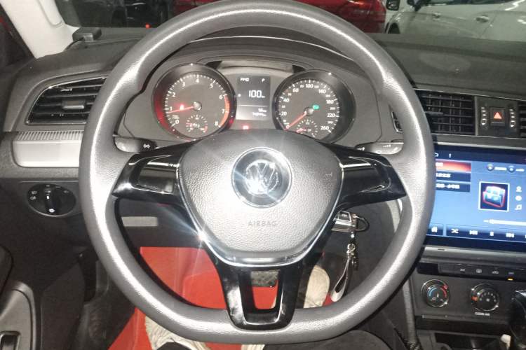 Used Volkswagen Lamando 2017 230TSI DSG Fashion Edition Steering Wheel