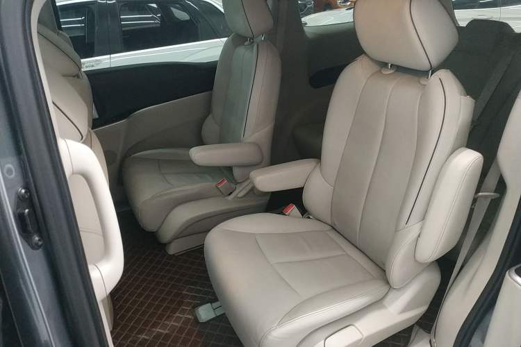 Used Buick GL8 2021 Land Cruiser Executive Class 652T Luxury Model
