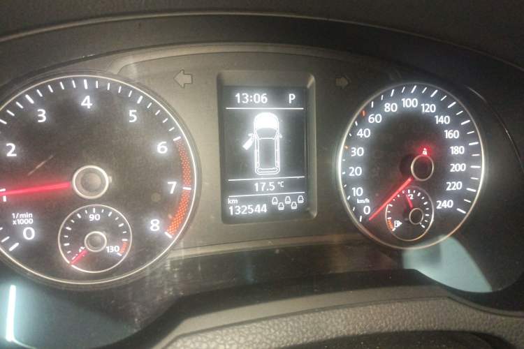 Used Volkswagen Sharan 2014 2.0 TSI Comfort Model Instrument Cluster