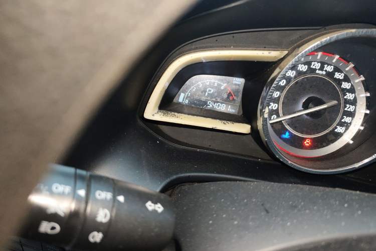 Used Mazda 3 Axela 2014 Sedan 1.5L Automatic Luxury Model