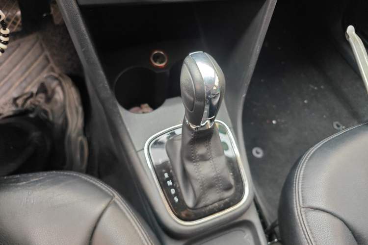 Used Volkswagen Polo 2016 1.6L Automatic Comfort Model Gear Lever