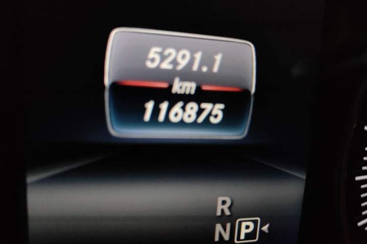 Used Mercedes-Benz B-Class 2016 B 200 Exclusive Edition Odometer Close Up