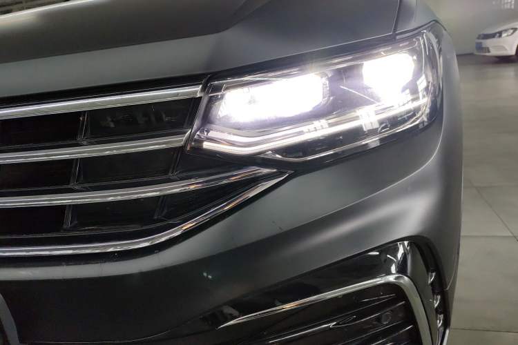 Used Volkswagen Tiguan L 2023 Restyled 330TSI Automatic Two-Wheel Drive R-Line Enhanced Comfort Version Left Front Headlight