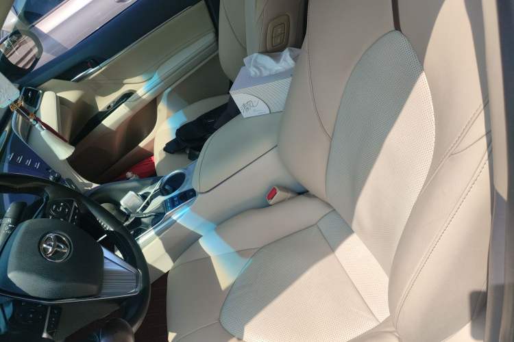 Used Toyota Camry 2018 Dual-Engine 2.5 HG Luxury Edition Left Front Seat