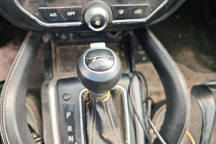 Used Zotye SR7 2016 1.5T CVT Cube Heart Edition China IV Standard
