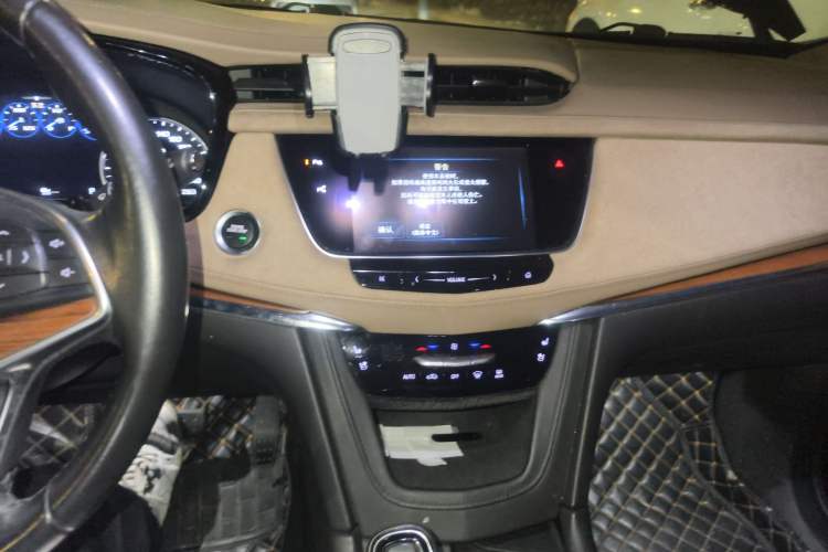 Used Cadillac XT5 2016 28T 4x4 Platinum Edition