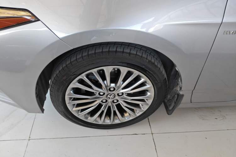 Used Toyota Avalon 2019 Dual-Engine 2.5L XLE Prestige Version China VI Standard